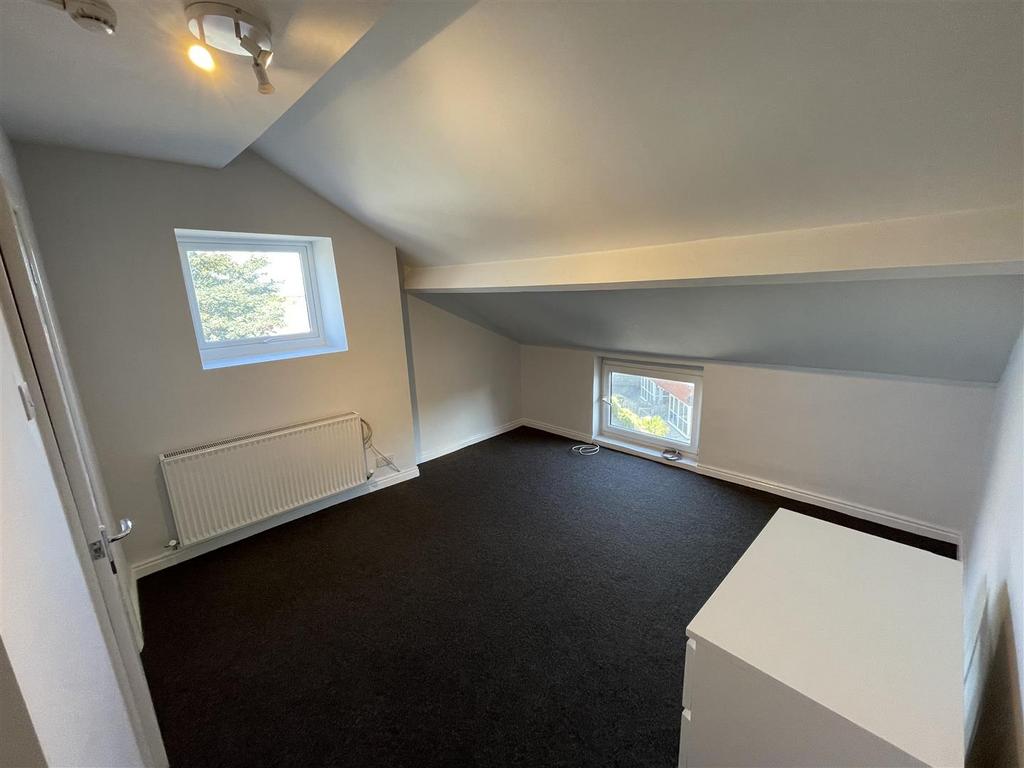 1 E Borough Rd Bedroom.jpg