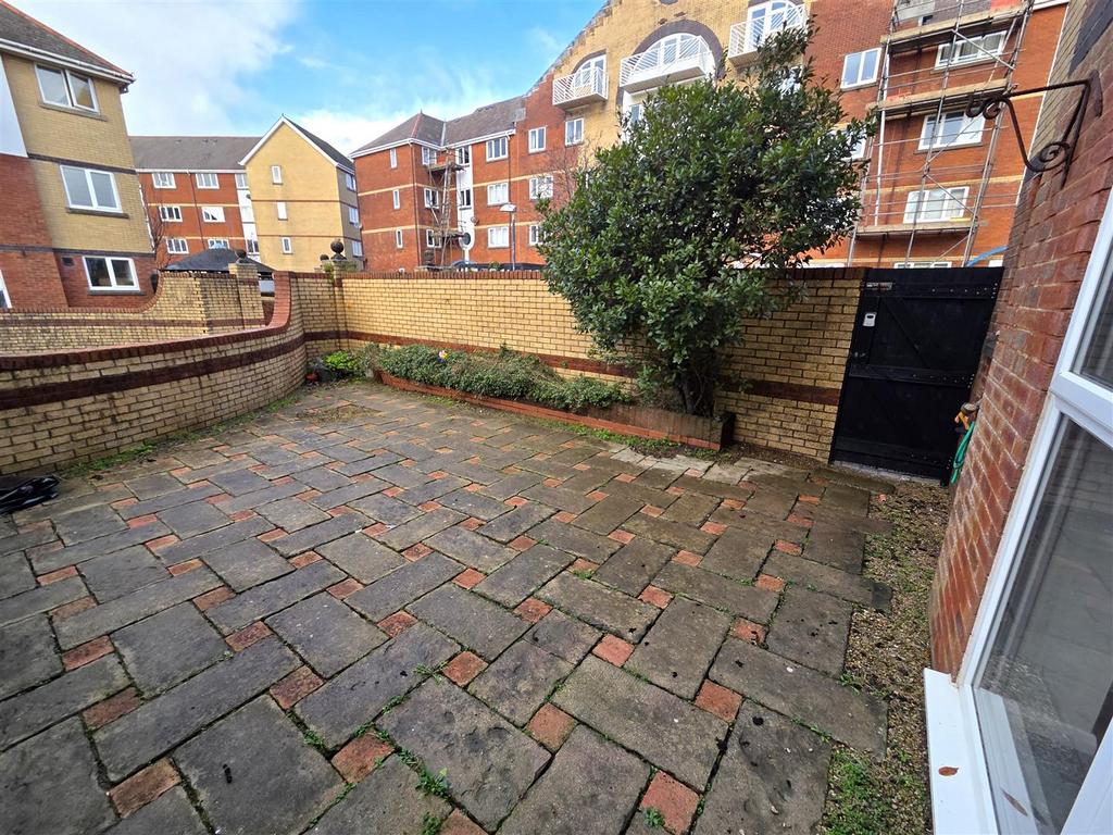 Yard/ Garden