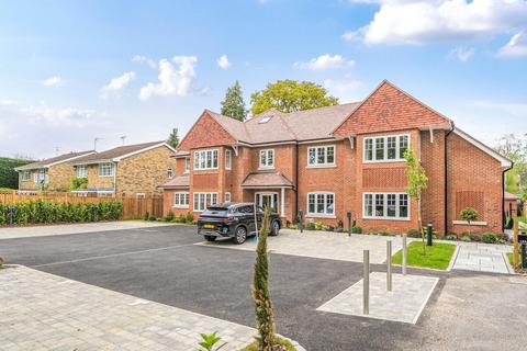 1 bedroom flat for sale, Queens Road, Weybridge, KT13