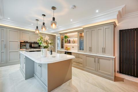 4 bedroom detached house for sale, 10 The Moat House, Eardington, Bridgnorth