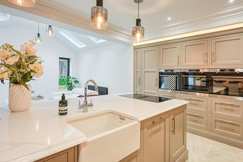 4 bedroom detached house for sale, 10 The Moat House, Eardington, Bridgnorth