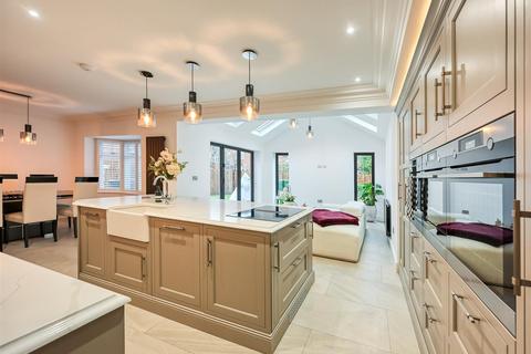 4 bedroom detached house for sale, 10 The Moat House, Eardington, Bridgnorth