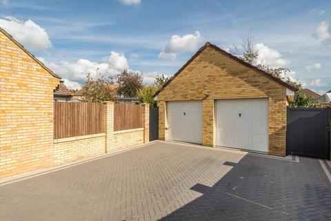2 bedroom bungalow for sale, Clare Road, Taplow, Maidenhead
