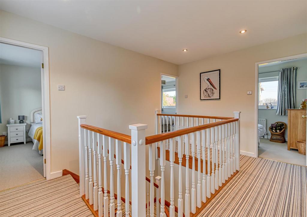 7 Huntsmans Close-14.jpg