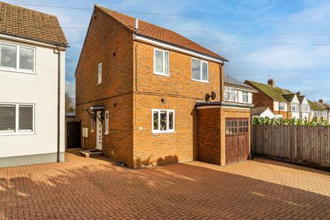 3 bedroom detached house for sale, Tippendell Lane, Hertfordshire AL2