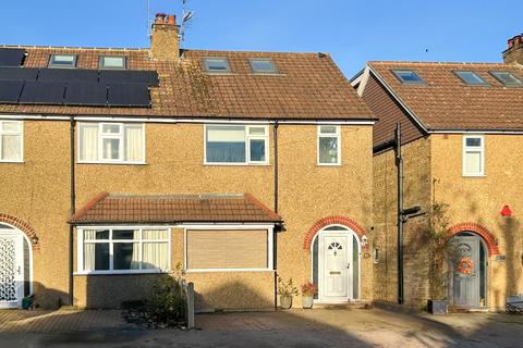 4 bedroom semi-detached house for sale, Hatfield Road, Hertfordshire AL4