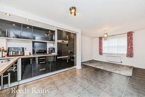 4 bedroom detached house for sale, Meadowfield Crescent, Congleton CW12