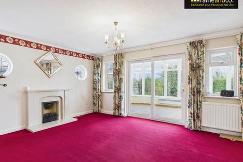 3 bedroom detached bungalow for sale, Sunnybank Road, Potters Bar