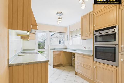 3 bedroom detached bungalow for sale, Sunnybank Road, Potters Bar