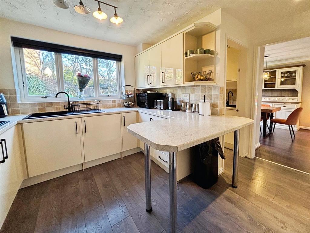 Kitchen/Breakfast Room