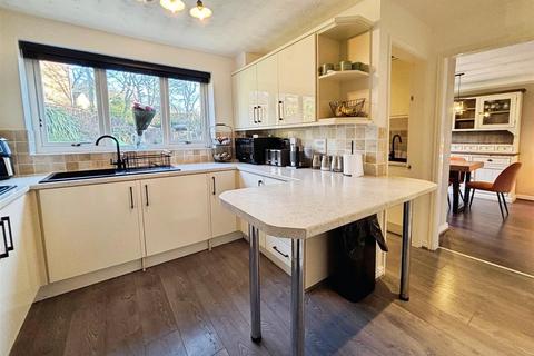 undefined, Cheriton Drive, Bradford BD13