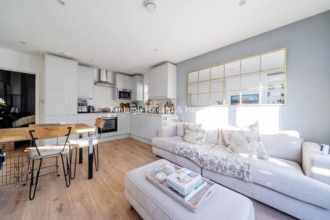 2 bedroom flat to rent, Heaton Road, Mitcham, CR4