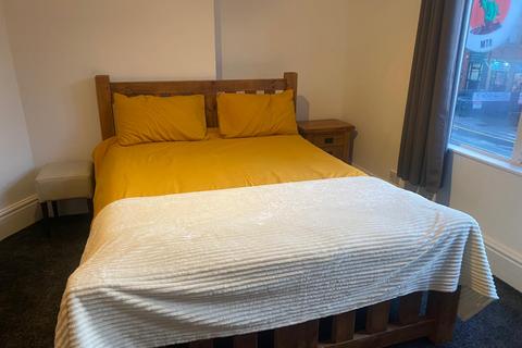 1 bedroom in a flat share to rent, Barlow Moor Road, Manchester M21