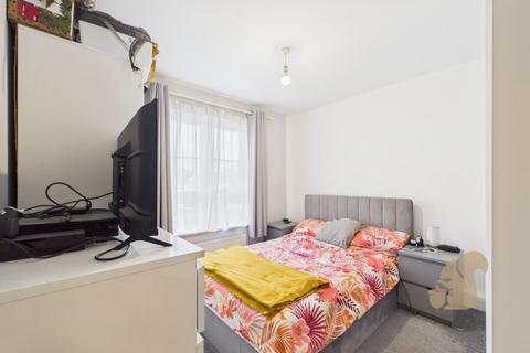 2 bedroom flat for sale, Saw Mill Road, Colchester