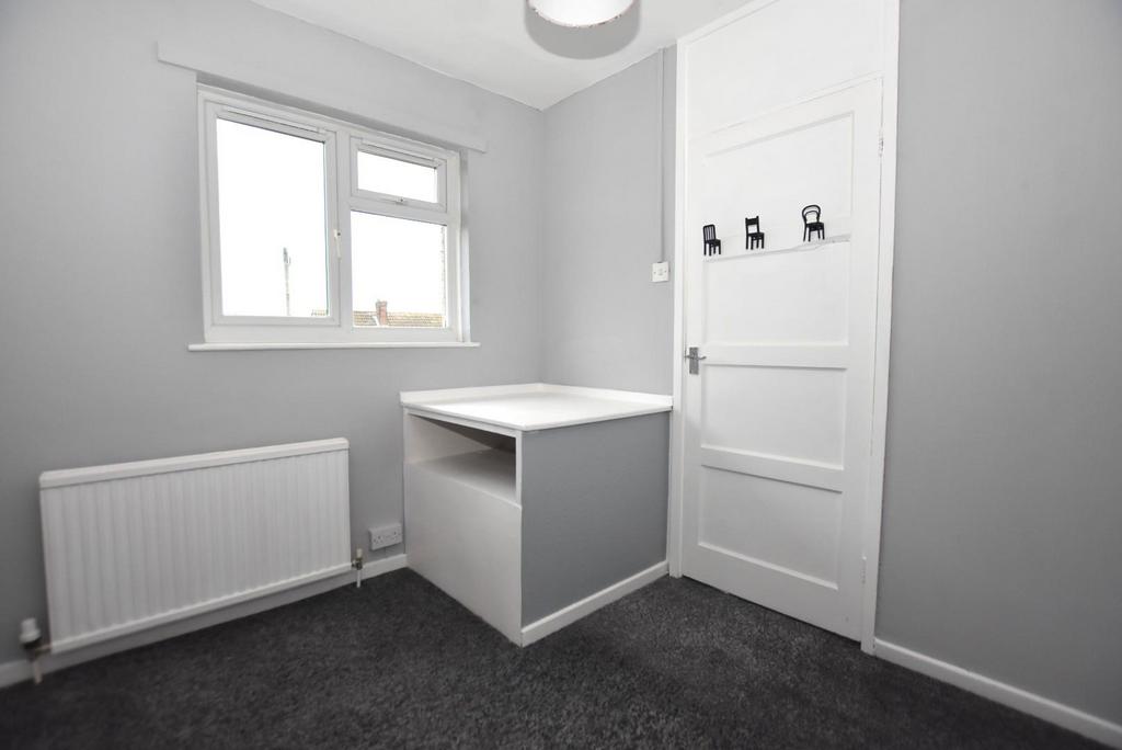 Bedroom 3 2.JPG
