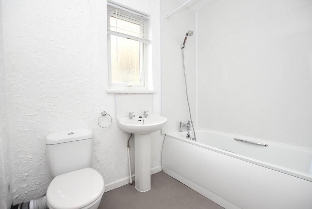 Bathroom.JPG