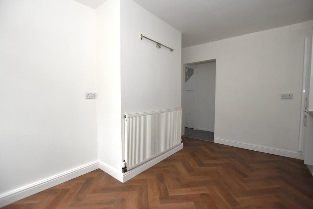 Kitchen 3.JPG