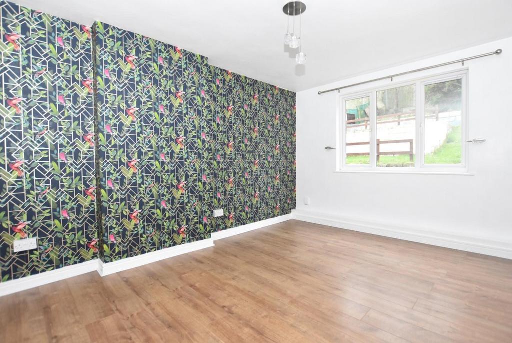 Living room 1.JPG