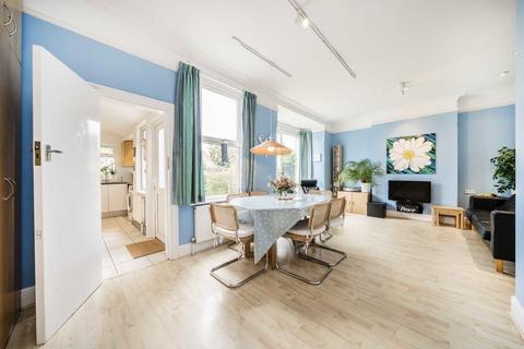 undefined, Kilmartin Avenue, London