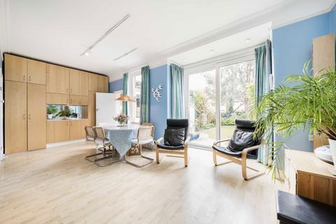 undefined, Kilmartin Avenue, London
