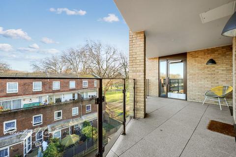 2 bedroom flat for sale, Lansdowne Drive, London E8