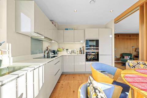 2 bedroom flat for sale, Lansdowne Drive, London E8