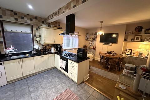 3 bedroom semi-detached house for sale, 205 High Barn Road, Royton, Oldham, OL2 6RR