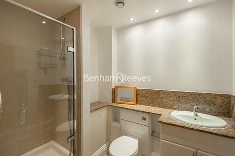 2 bedroom apartment to rent, Nevern Square, Earls Court SW5