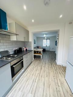1 bedroom flat to rent, Carterhatch Lane, Enfield EN1