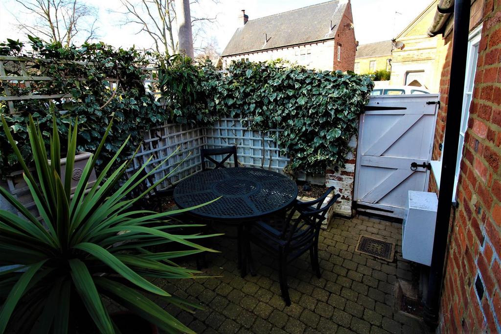Courtyard garden
