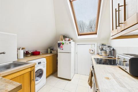 2 bedroom apartment to rent, St Stephens Gardens, St Margarets