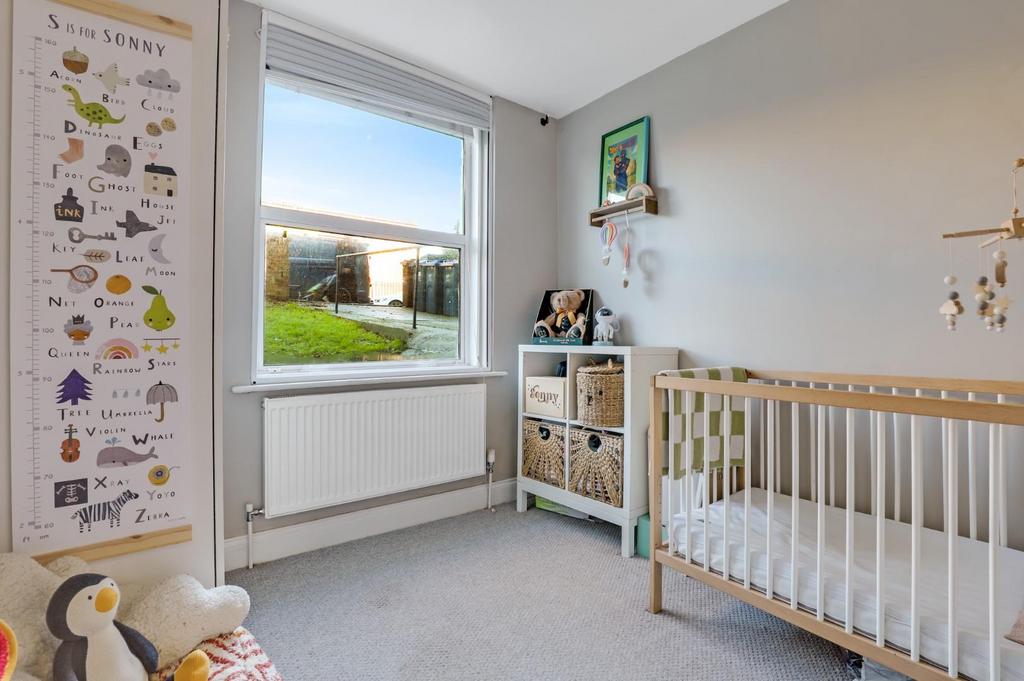 08-790b JHProp Wpen - Flat 4 Malcolm Close - 25.jpg