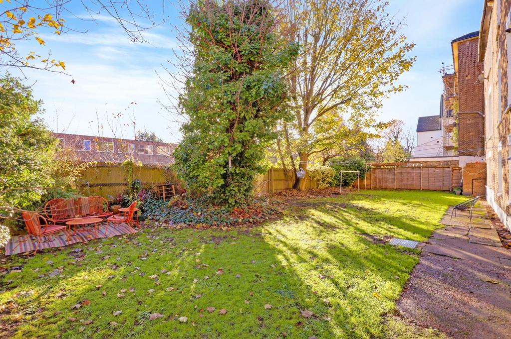 12-a7ba JHProp Wpen - Flat 4 Malcolm Close - 37.jpg