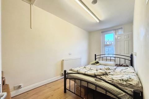 2 bedroom flat to rent, Quarry Road, Kent TN1
