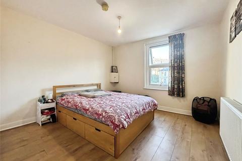 2 bedroom flat to rent, Quarry Road, Kent TN1