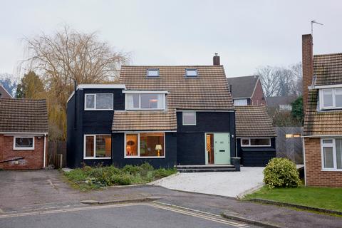 4 bedroom detached house for sale, Sutton Crescent, London EN5