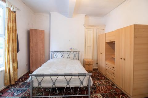 undefined, Minna Road, Sheffield, S3