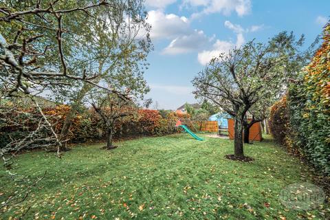 4 bedroom detached house for sale, South Road, Horndean, Waterlooville, Hampshire, PO8