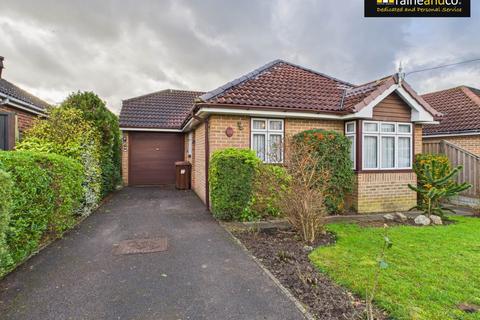 2 bedroom bungalow for sale, Birch Grove, Potters Bar