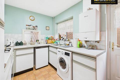 2 bedroom bungalow for sale, Birch Grove, Potters Bar