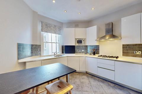 2 bedroom flat to rent, Chesterfield House, Highgate N6