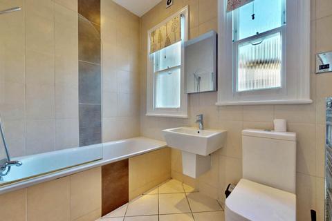 2 bedroom flat to rent, Chesterfield House, Highgate N6