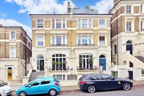 Studio to rent, Highgate West Hill, London N6