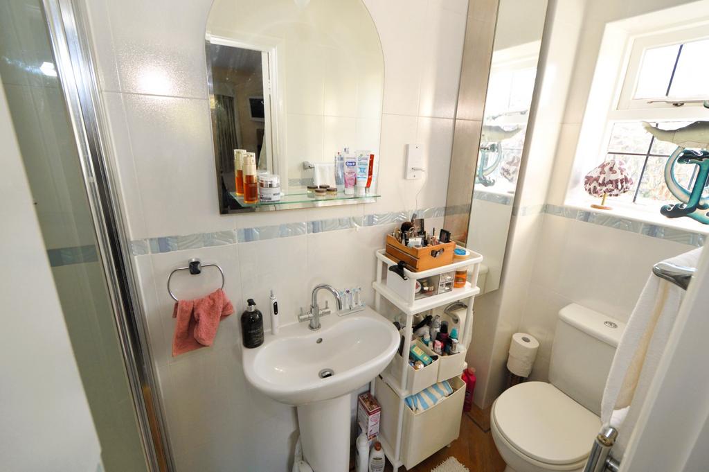 Bed One Ensuite
