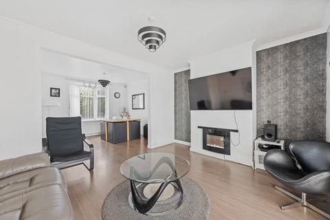 3 bedroom semi-detached house for sale, The Oval, Kettering NN15