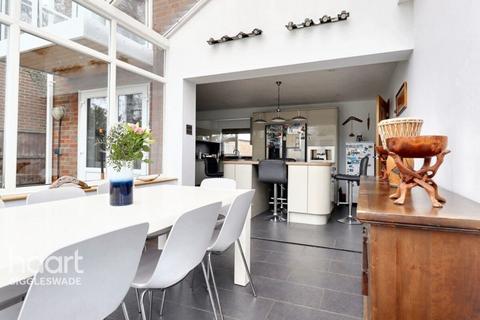 4 bedroom detached house for sale, Ivel Gardens, Biggleswade