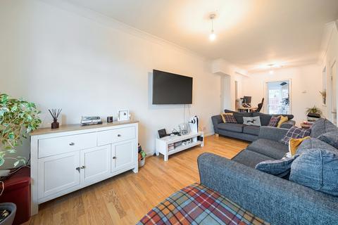 5 bedroom semi-detached house for sale, Cranbourne Close, Slough, Berkshire