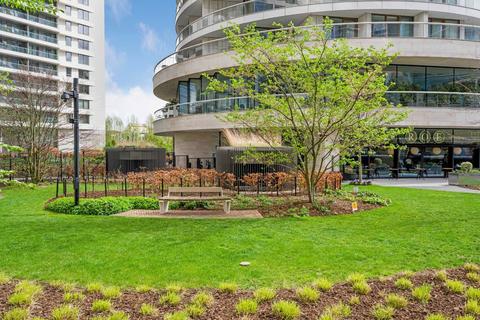2 bedroom flat to rent, Park Drive, London E14