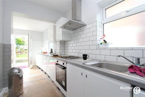 1 bedroom in a house share to rent, Oakleigh Avenue, Edgware HA8