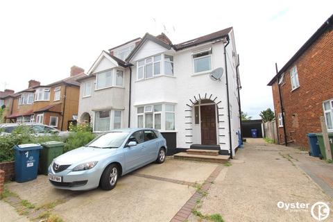 1 bedroom in a house share to rent, Oakleigh Avenue, Edgware HA8